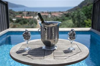 Manaspark Deluxe Hotel 4*