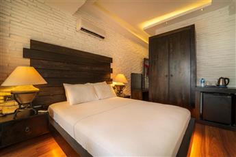 Manaspark Deluxe Hotel