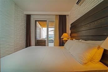 Manaspark Deluxe Hotel