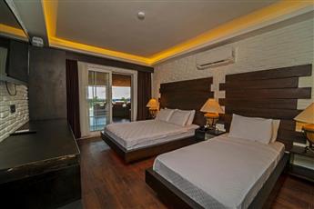 Manaspark Deluxe Hotel