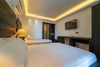 Manaspark Deluxe Hotel
