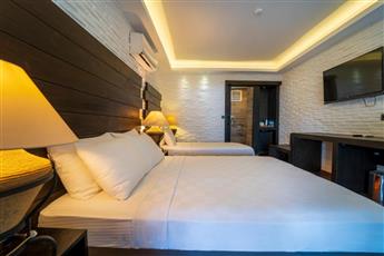 Manaspark Deluxe Hotel
