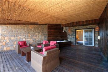 Manaspark Deluxe Hotel