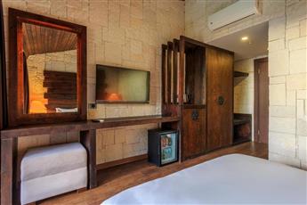 Manaspark Deluxe Hotel