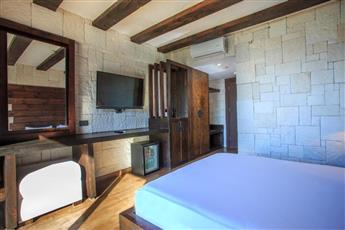 Manaspark Deluxe Hotel