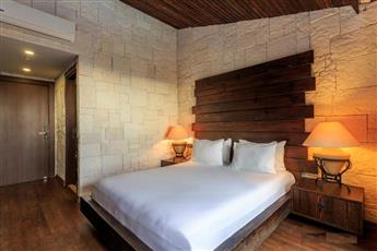 Manaspark Deluxe Hotel