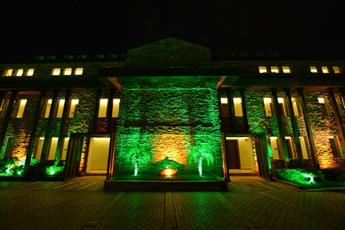 Manaspark Deluxe Hotel
