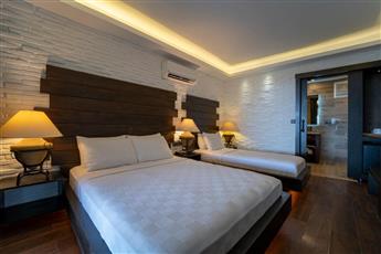 Manaspark Deluxe Hotel