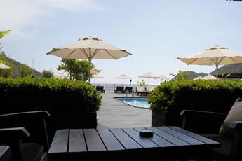 Manaspark Deluxe Hotel