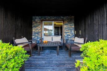 Manaspark Deluxe Hotel