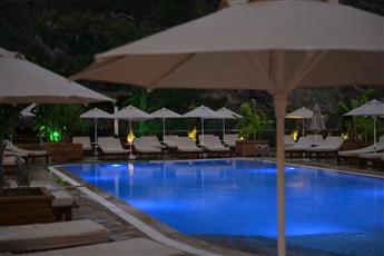Manaspark Deluxe Hotel