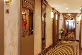 Manors Hotel