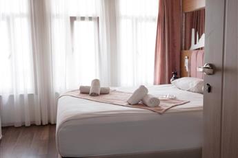 Megaron Hotel