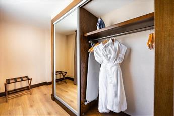 Midtown Hotel 4*