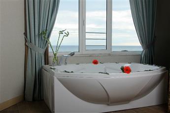 Mira Meridia Beach Resort Hotel