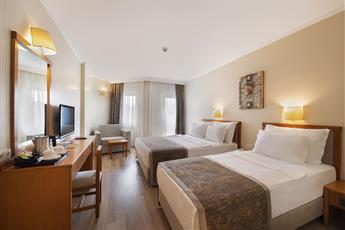 Miramare Queen Hotel 5*