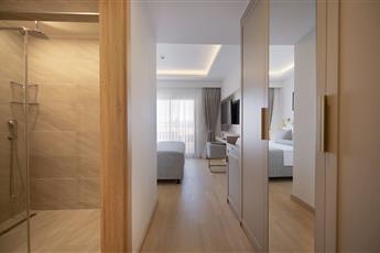 Miramare Queen Hotel 5*