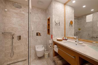 Miramare Queen Hotel