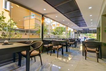 Miss Cleopatra Hotel