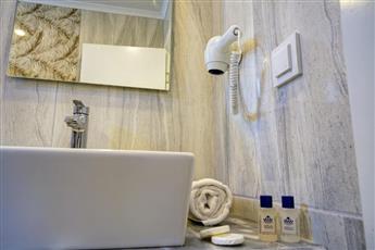 Miss Cleopatra Hotel