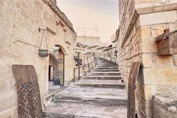 Mithra Cave Hotel
