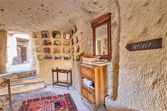 Mithra Cave Hotel