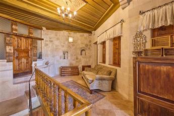 Mithra Cave Hotel