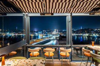 Momento Golden Horn Hotel