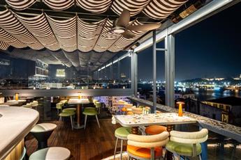 Momento Golden Horn Hotel