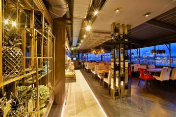 Momento Golden Horn Hotel