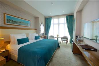 Momento Golden Horn Hotel