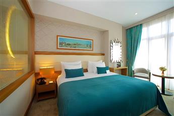 Momento Golden Horn Hotel