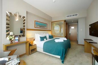 Momento Golden Horn Hotel