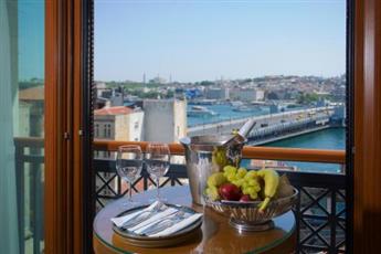 Momento Golden Horn Hotel