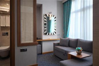 Momento Golden Horn Hotel