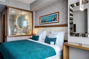Momento Golden Horn Hotel