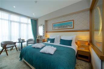 Momento Golden Horn Hotel