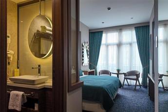 Momento Golden Horn Hotel