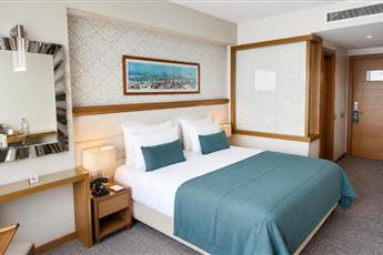 Momento Golden Horn Hotel