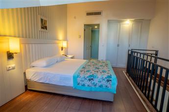 Monachus Hotel & Spa 4*