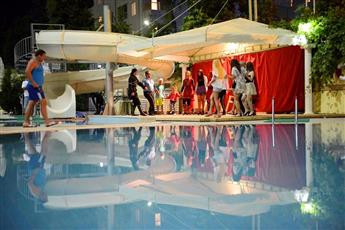 Monte Carlo Hotel