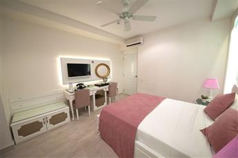 Montebello Deluxe Hotel 4*