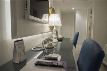 Montebello Deluxe Hotel 4*