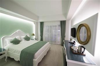 Montebello Deluxe Hotel