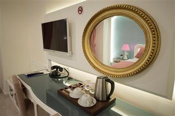 Montebello Deluxe Hotel