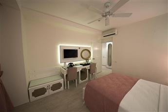 Montebello Deluxe Hotel