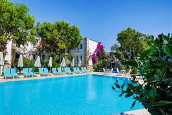 Moonshine Hotel & Suites 3*