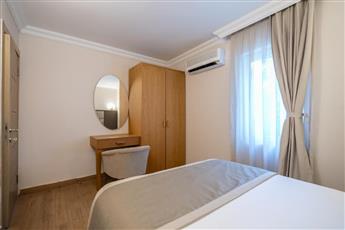 Moonshine Hotel & Suites 3*