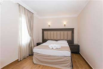 Moonshine Hotel & Suites 3*