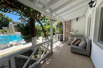 Moonshine Hotel & Suites 3*